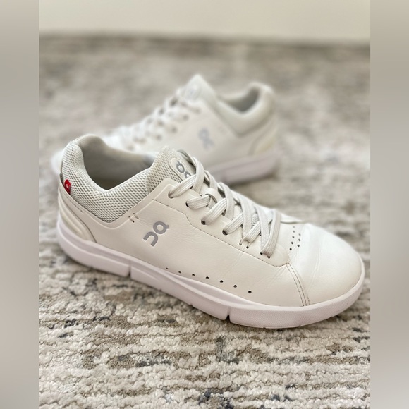 On Running Shoes - On Cloud The Roger Advantage White Leather Running Athletic Casual Shoes Size 7